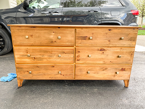 How we Refinished a Hand-me-down Dresser